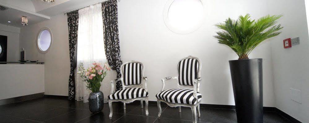 Residence Hotel Le Viole Rimini Extérieur photo